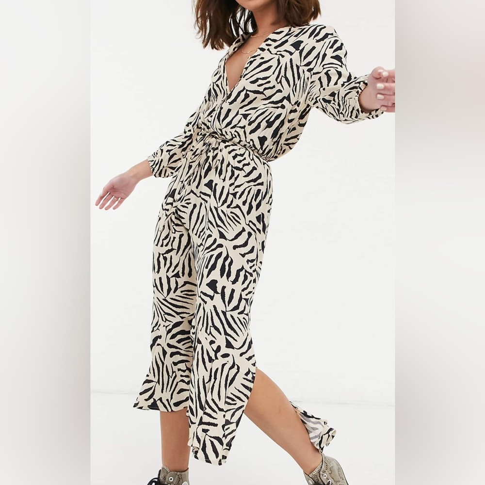 Oasis midi dress in print US size 10, UK size 14
